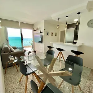 Hermoso Edificio Frente Al Mar Con Gran Terraza Y Hermosas Vistas Apartament